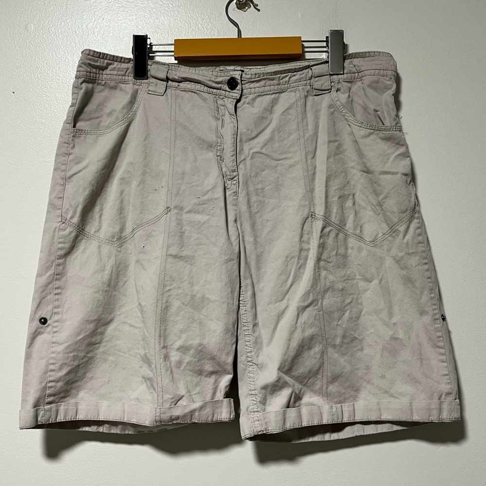 Esmara Women’s Beige Utility Shorts Size 44 - Casual, Relaxed Fit Cargo Style